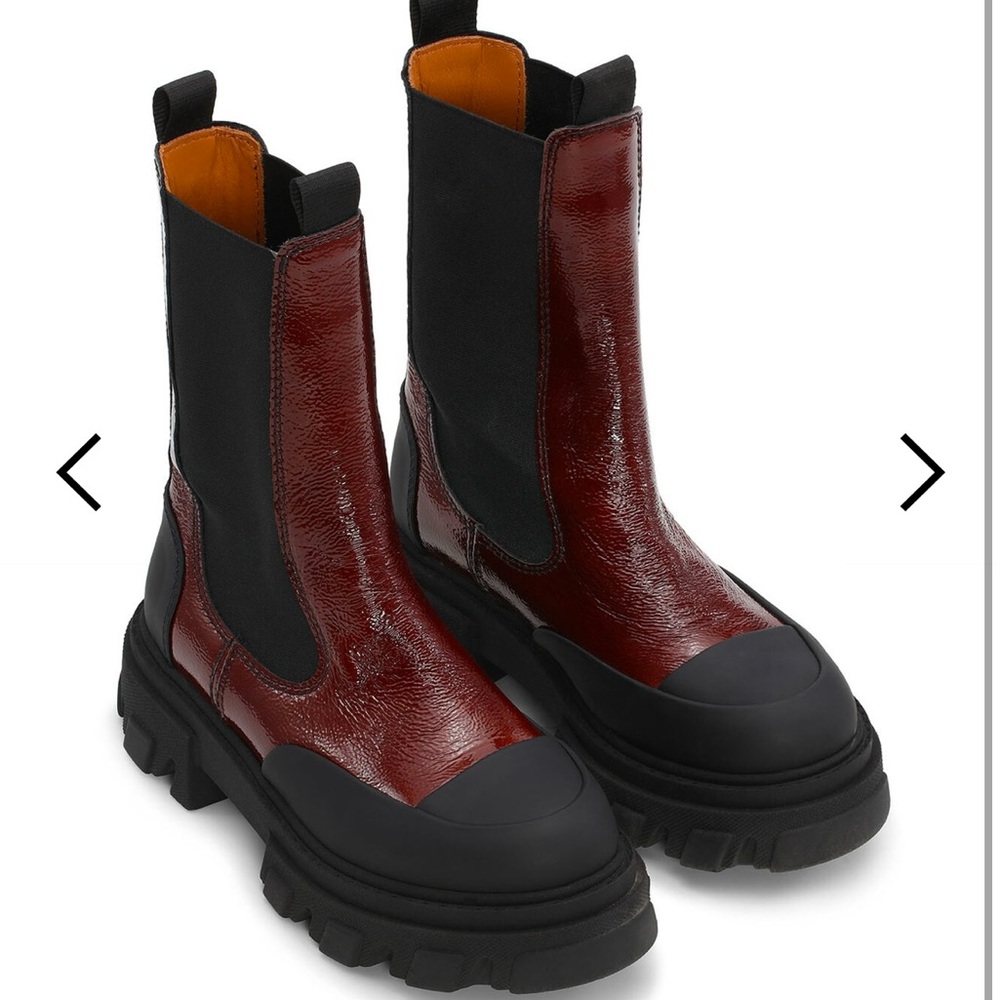 CLEATED MID CHELSEA BOOTS in COGNAC